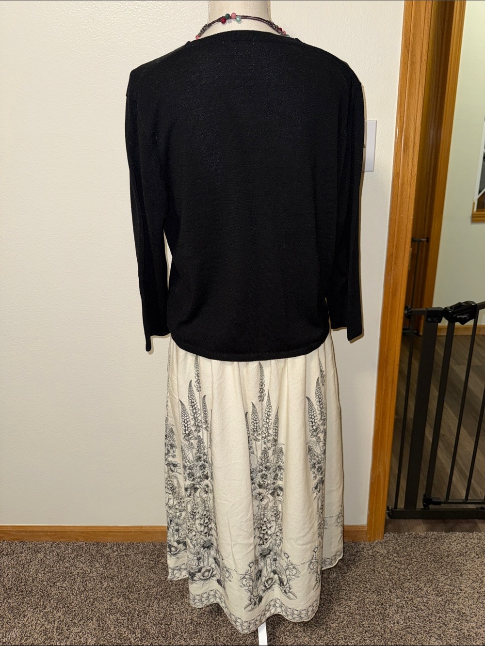 Max Studio London Skirt & Sweater Set size XL - Picture 7 of 13